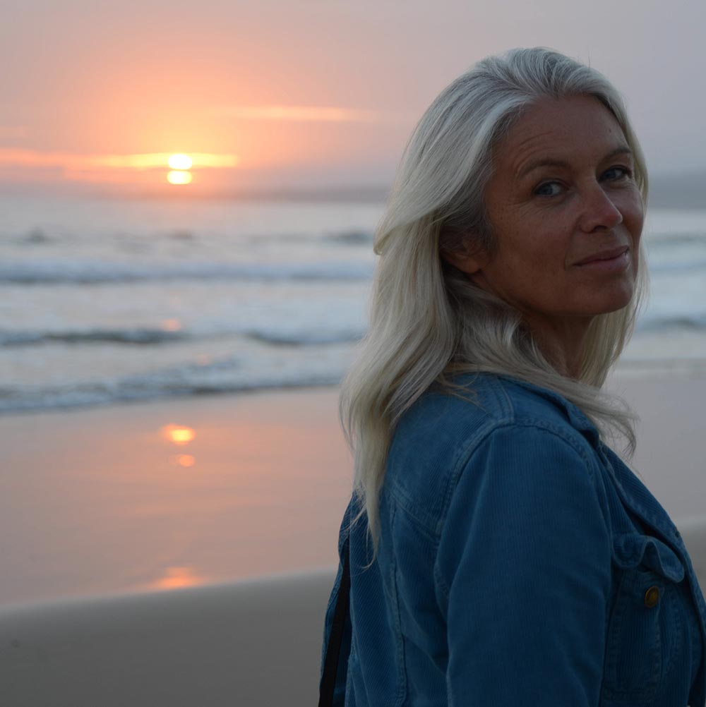 AliLochhead_MargaretThatcher_1 Ali Lochhead at Cabopino Beach In Andalusia. Thanks. Photographed by Jac Depczyk.
